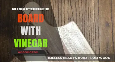 Vinegar's Power: A Natural Solution for Cleaning Wooden Cutting Boards