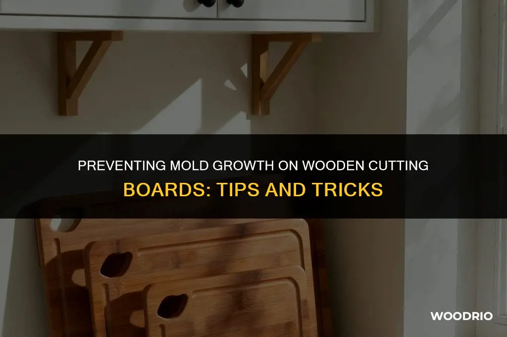 can mold grow on wood cutting board