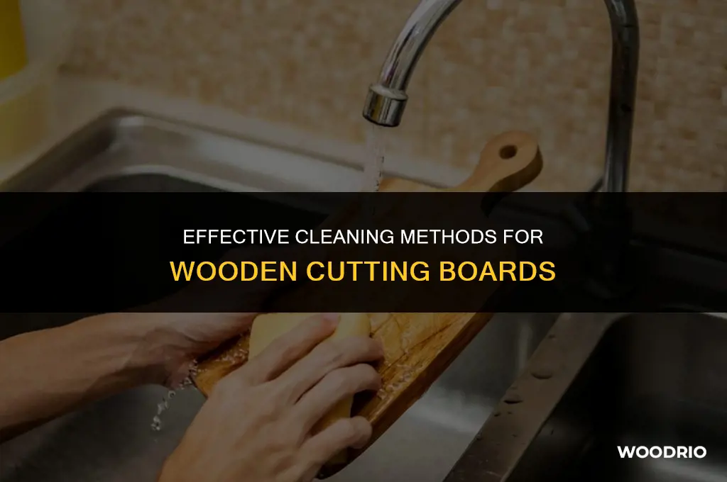 can you clean wood cutting board ith comet