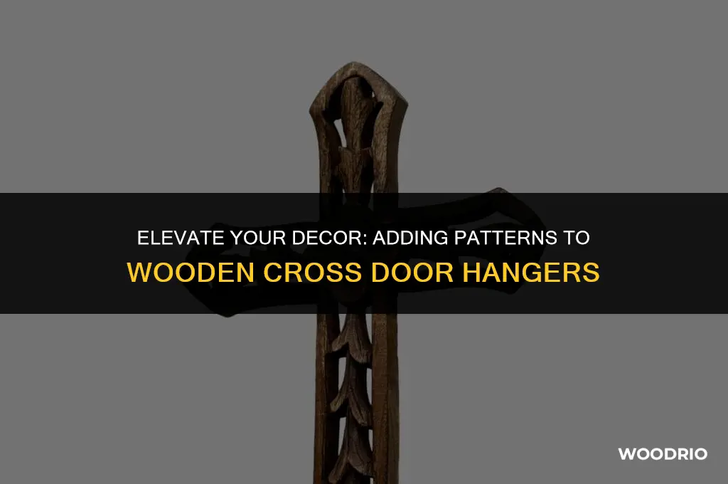 how to add pattern to wooden cross door hanger