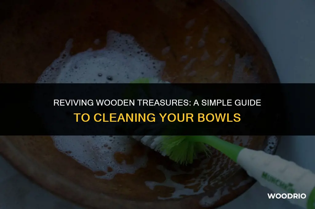 how to clean a wooden bowl