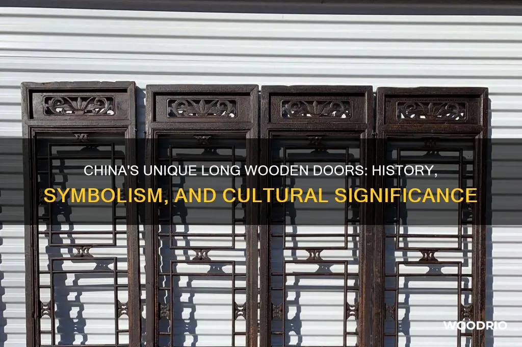 why does china have the door with a long wood